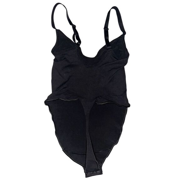 Brand New Skims Women Seamless Sculpt Thong Bodysuit Size Medium in Black - Picture 3 of 5